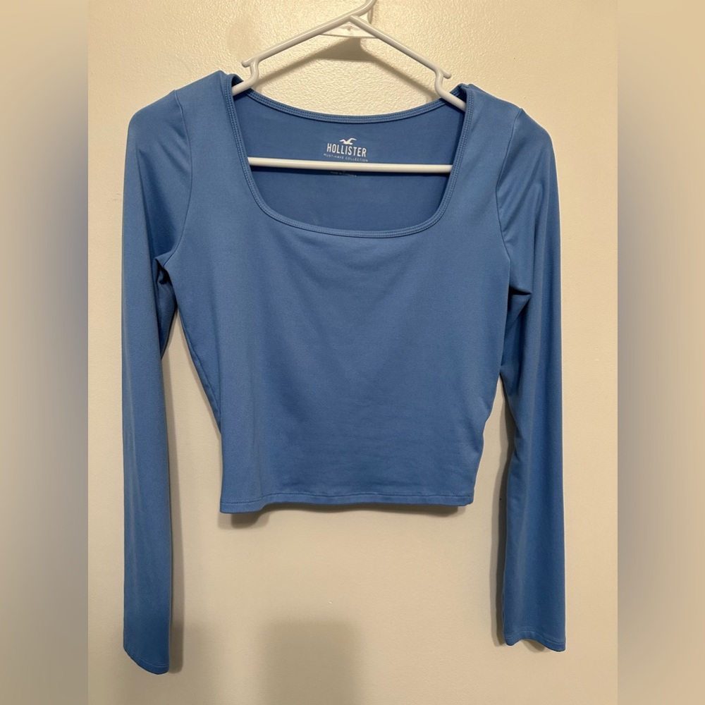 Hollister long sleeve crop top